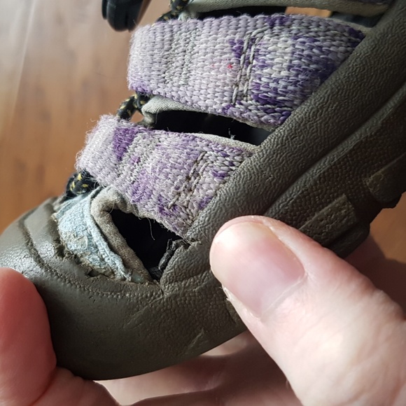 Keen Newport H2 Waterproof Hiking Outdoor Purple Floral Blue Sandals - Picture 13 of 16